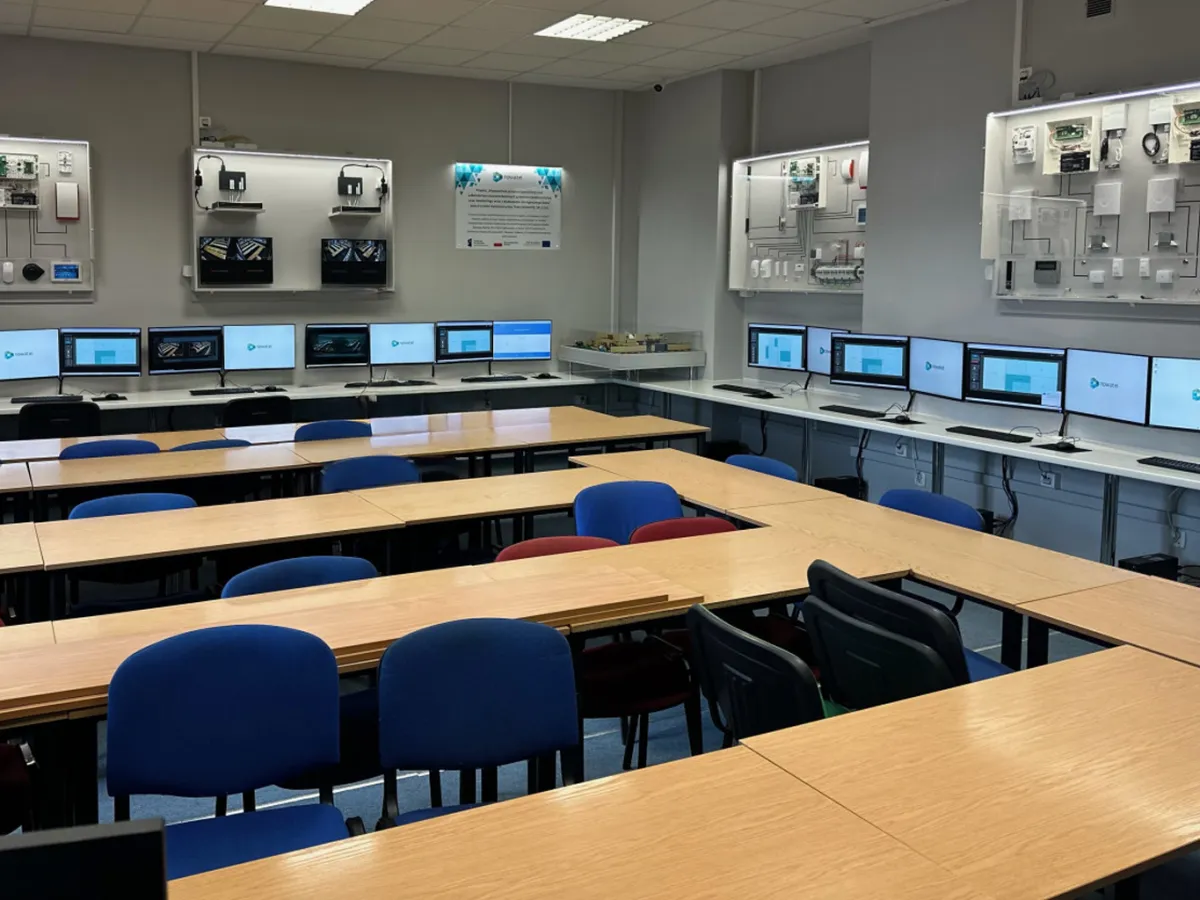 An innovative combination of education and practice: Electronic Security and Smart Home Systems